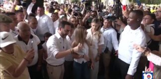 Pro-Trump candidate pulls ahead in Colombia presidential vote as ruling party sows doubt in results